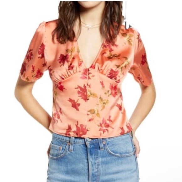 Leith Champagne Feminine Button Up Top - Picture 5 of 6